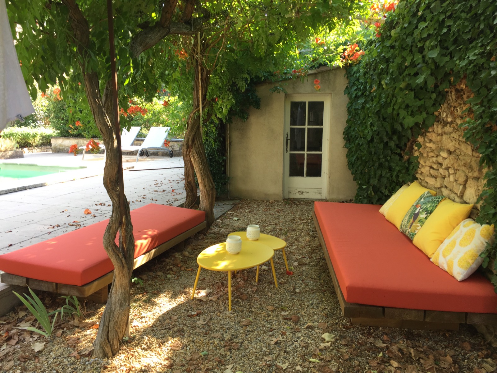 Espace extérieur fleuri