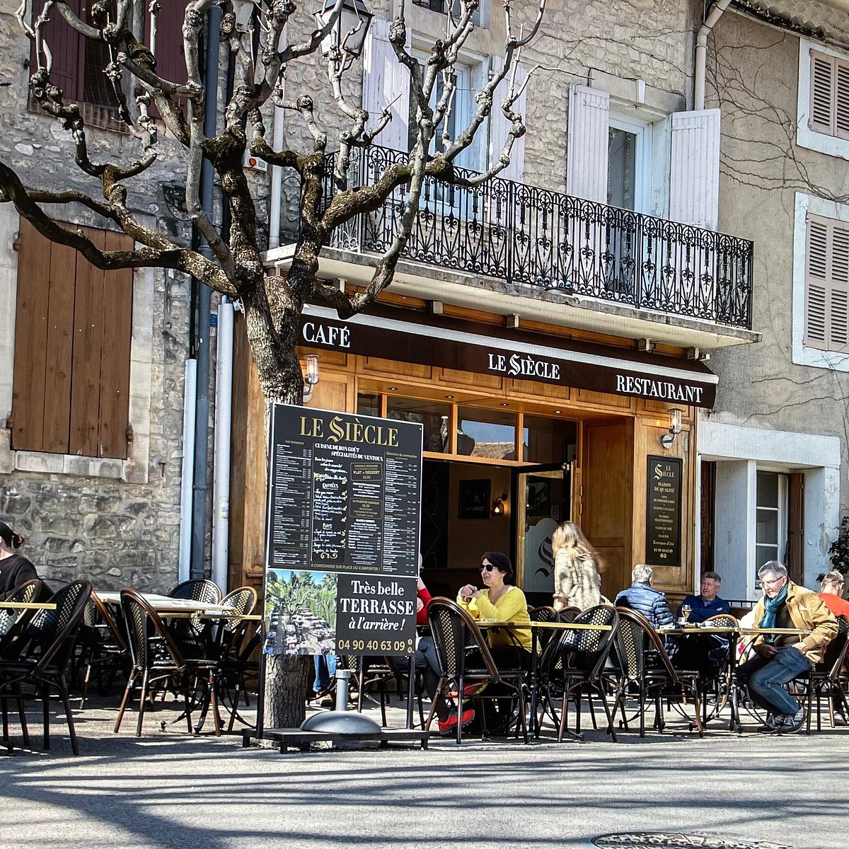 Terrasse de restaurant provençal