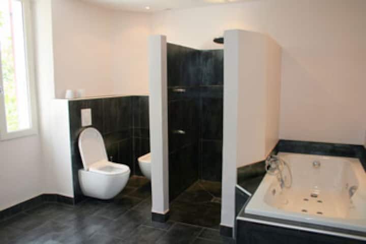Salle de bains du premier étage
